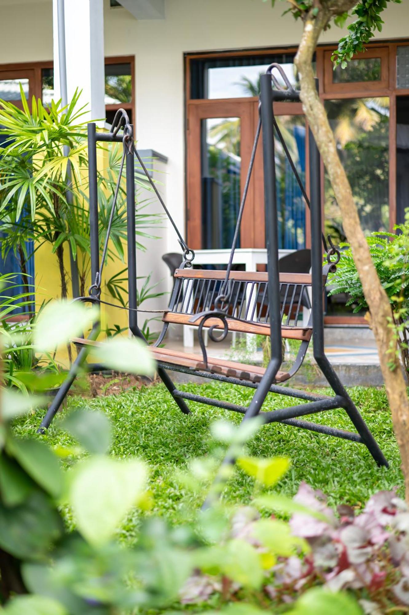 Hotel Aaradhya Mirissa Exterior foto